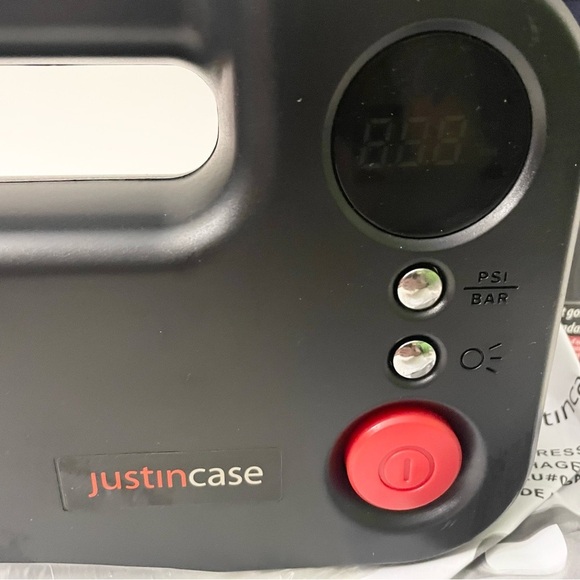 Just In Case 12V Air Compressor - Picture 9 of 15